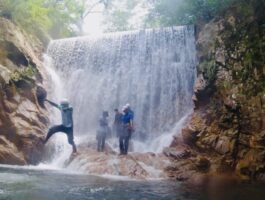 ９月でも裏六甲の【逢山峡】で水遊び🌊